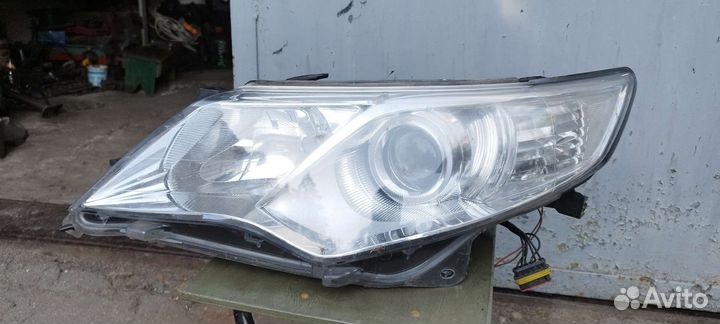 Фара toyota camry 2011-2014 год