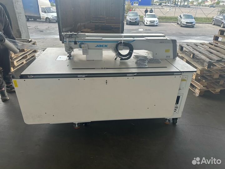 Машина для пришивания деталей по контуру Jack