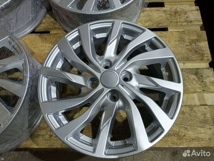 Литые диски R15 Феникс на LADA vesta X Ray