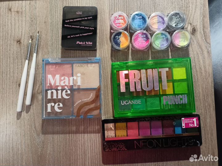 Набор декоративной косметики б/у