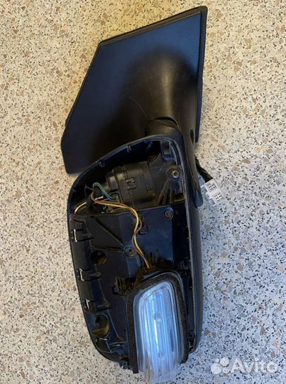 Зеркало правое toyota