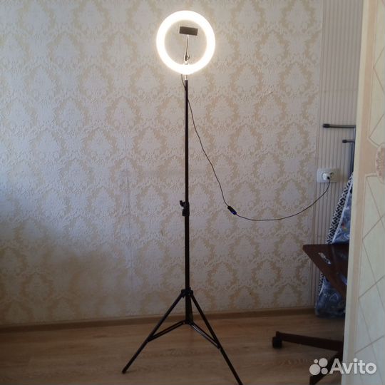 Кольцевая лампа со штативом 26 см
