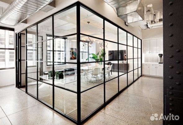 Стеклянная перегородка для офисов от производителя