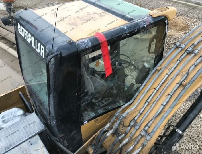 Стекло кабины New Holland W70