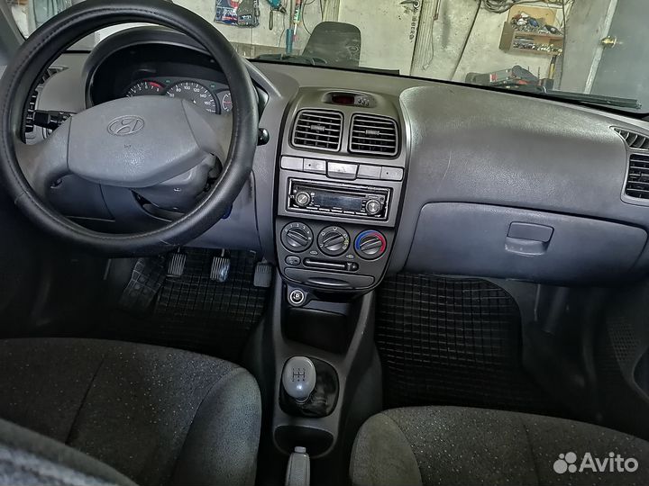 Hyundai Accent 1.5 МТ, 2008, битый, 260 000 км