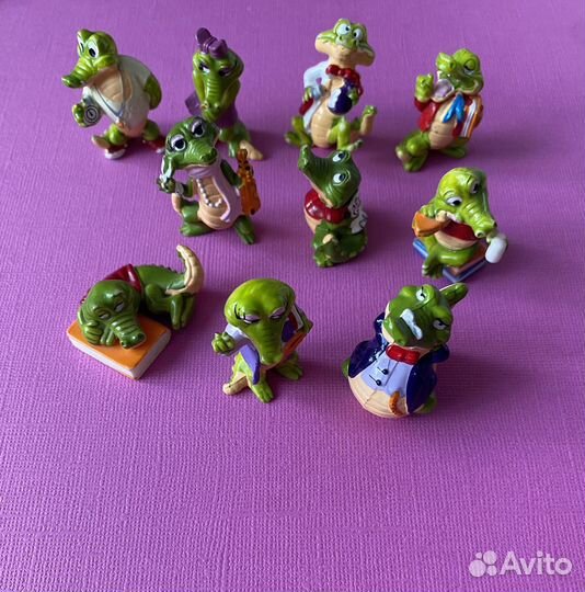 Игрушки из киндера 90х Крокодилы в школе