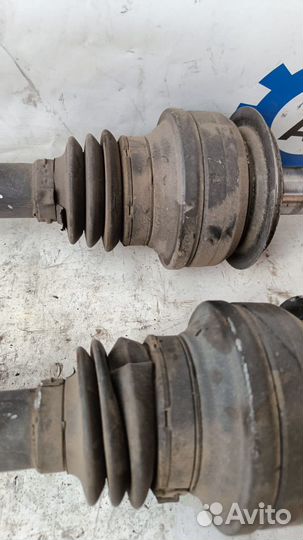 Mercedes W205 14- Привод задний левый 0736