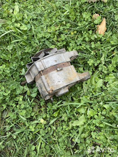 Продам генератор с ваз 2106