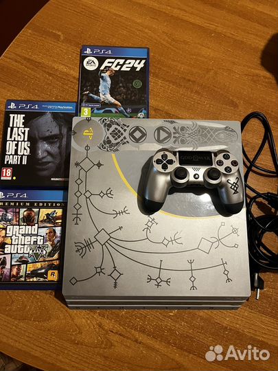 Ps4 pro 1 tb limited edition God of war