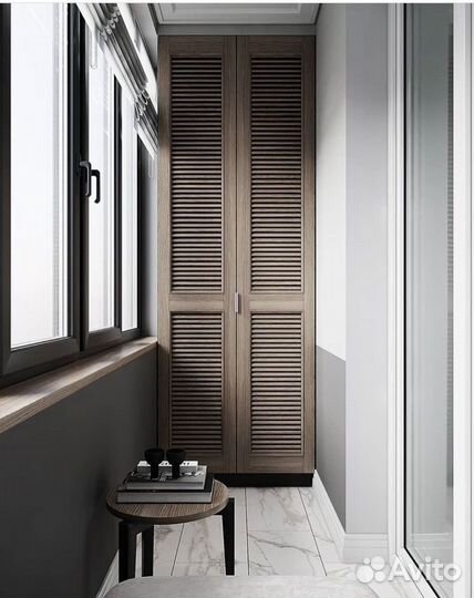 Шкаф на балкон с жалюзийнымм дверцами