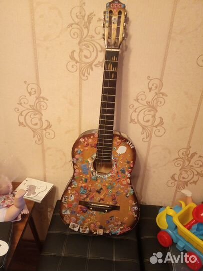 Акустическая гитара