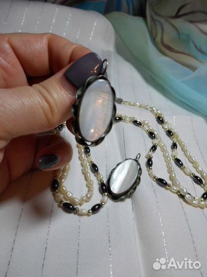 Серьги и бусы из перламутра