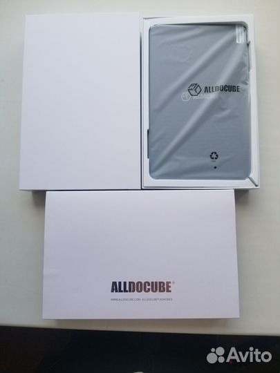 Компактный мини планшет с поддержкой сим LTE 8,4