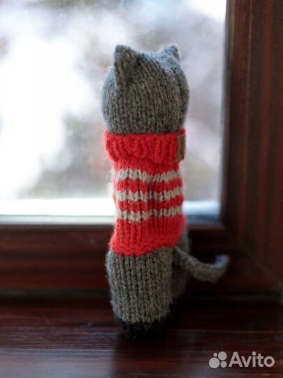 Мягкая игрушка Кот Савелий ручной вязки в свитере