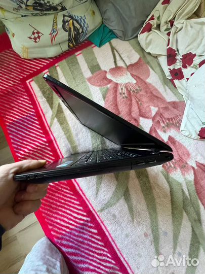 Продаю наутбук samsung