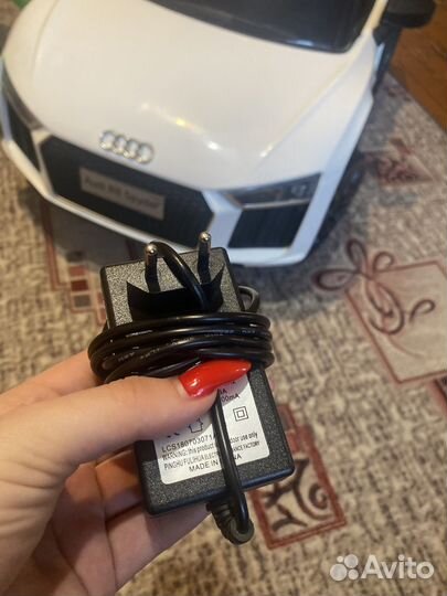 Детский электромобиль audi