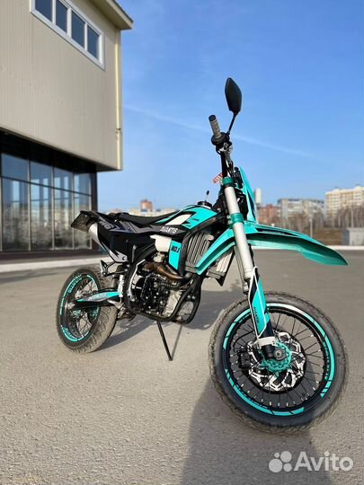 Продам мотоцикл Avantis A6 LUX Motard с птс