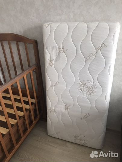 Детская Кроватка с матрасом, одеяло, подушка