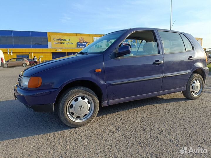 Volkswagen Polo 1.0 МТ, 1998, 333 000 км