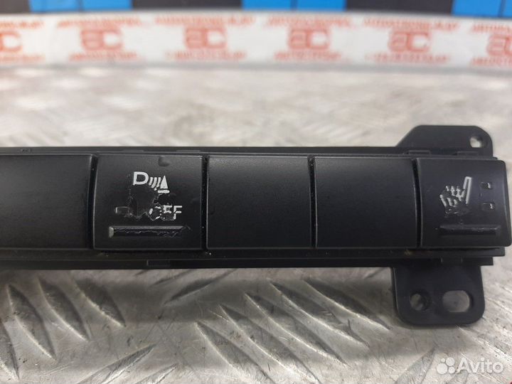 Кнопка (выключатель) Jeep Commander 2006