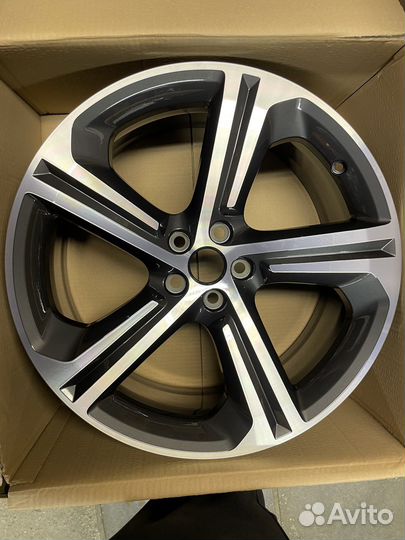 Диск R20 Jaguar F-Pace T4A4437