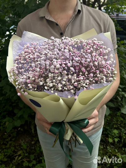 Букет из розовой и фиолетовой гипсофилы