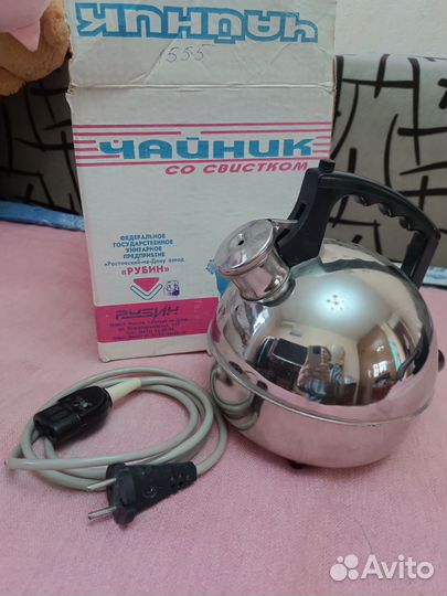 Чайник электрический со свистком