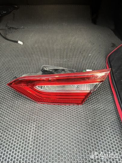 Задний Правый внутренний фонарь camry 70