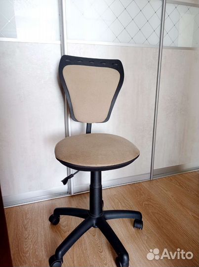 Кресло компьютерное офисное ученическое