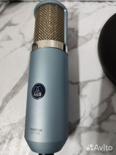 Микрофон AKG Perception 820 Tube