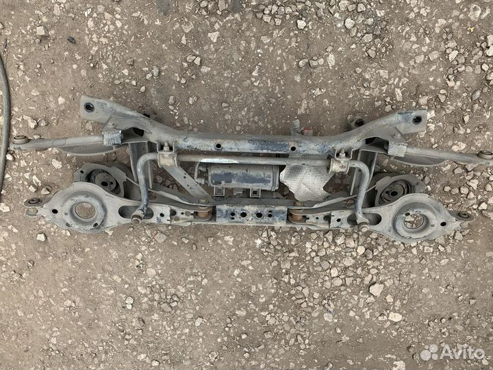 Volvo S40 подрамник подвески