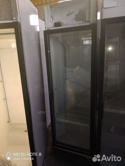 Холодильник витрина магазин/кафе