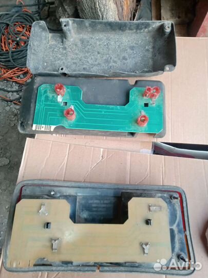 Запчасти (оптика фонарь задний ваз )