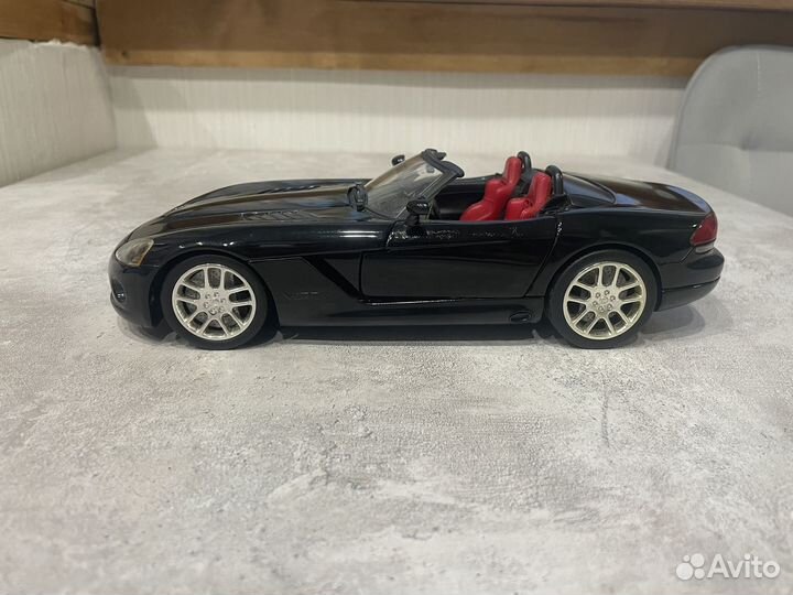 HotWheels Dodge Viper 1:18