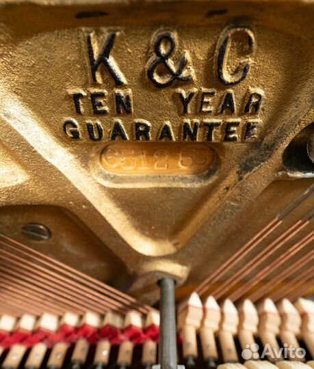 Акустическое пианино (аксессуары в подарок)