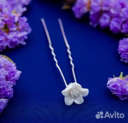 Шпилька для волос белая лилия