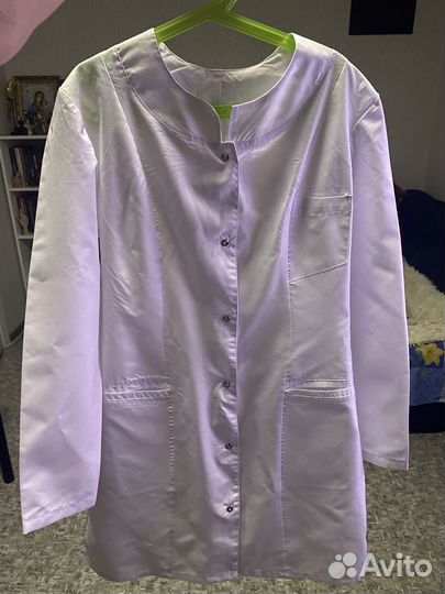 Белый медицинский халат