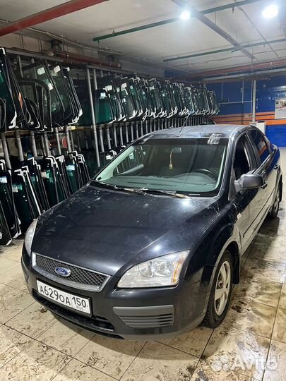 Лобовое стекло на Форд Фокус 2