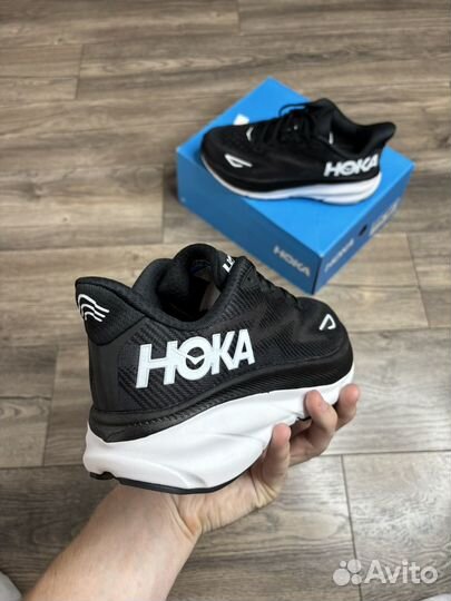 Беговые кроссовки hoka clifton 9