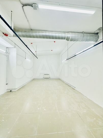 Помещение 40м² на 1 этаже. Вода, потолки 4,5м