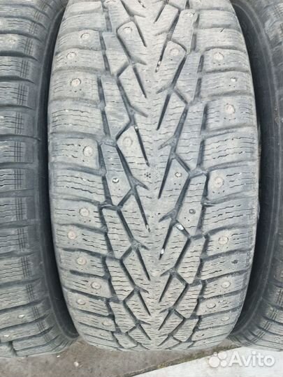 Nordman 7 215/50 R17 95T