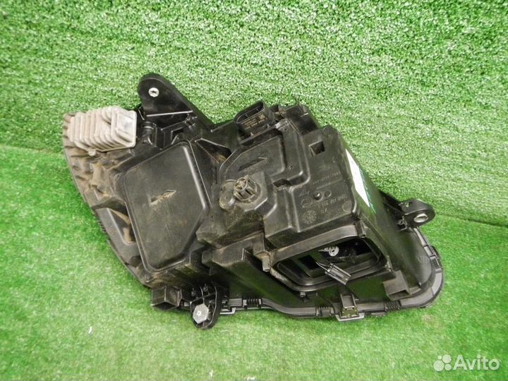 Фара левая Mercedes-Benz C-Class