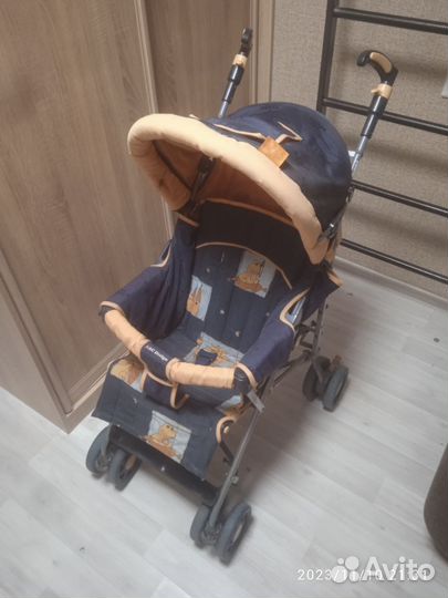 Складная детская коляска