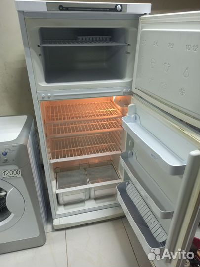 Холодильник indesit