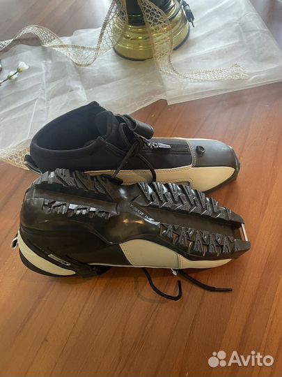 Новые беговые лыжные ботинки Fischer 40 размер