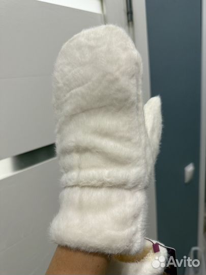 Варежки женские