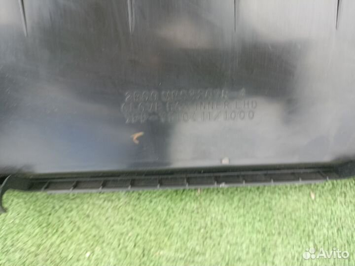 Крышка бардачка Mitsubishi Lancer 9 универсал 1.6