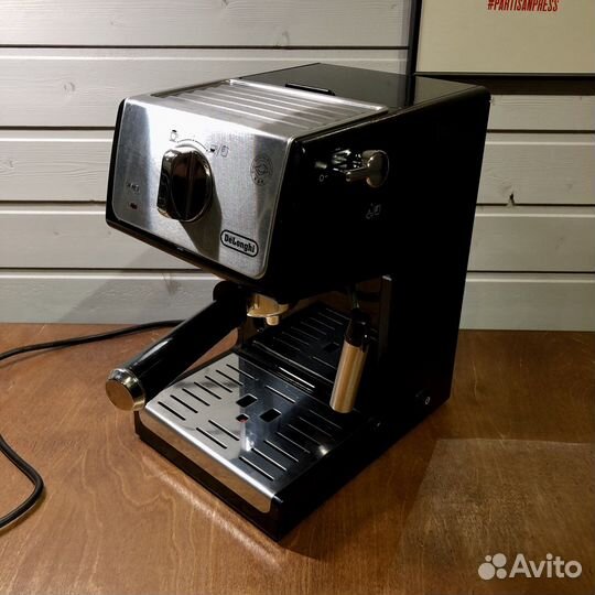 Рожковая кофеварка Delonghi