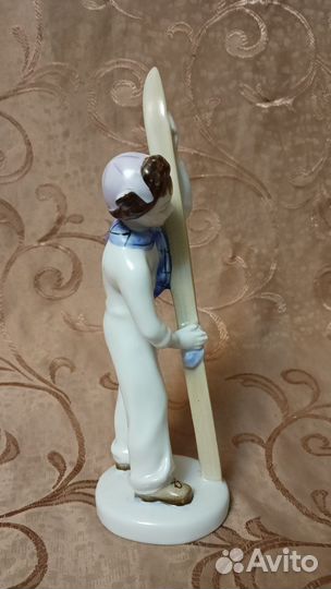 Статуэтка фарфор лыжник лфз