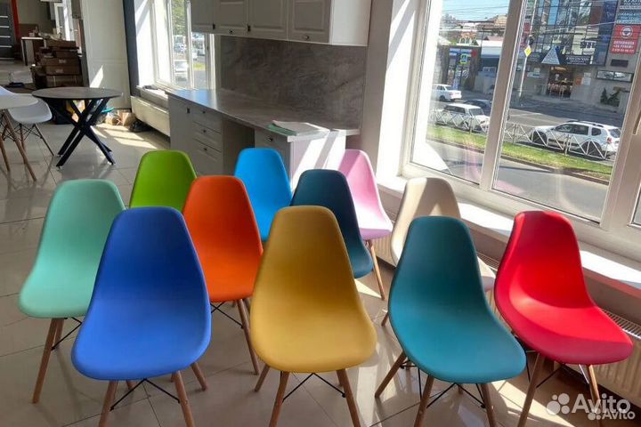 Стулья кухонные Eames новые цвета